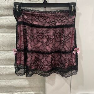 SOLD OUT PORTRAIT MODE LACE MINI SKIRT SUGAR THRILLZ XS